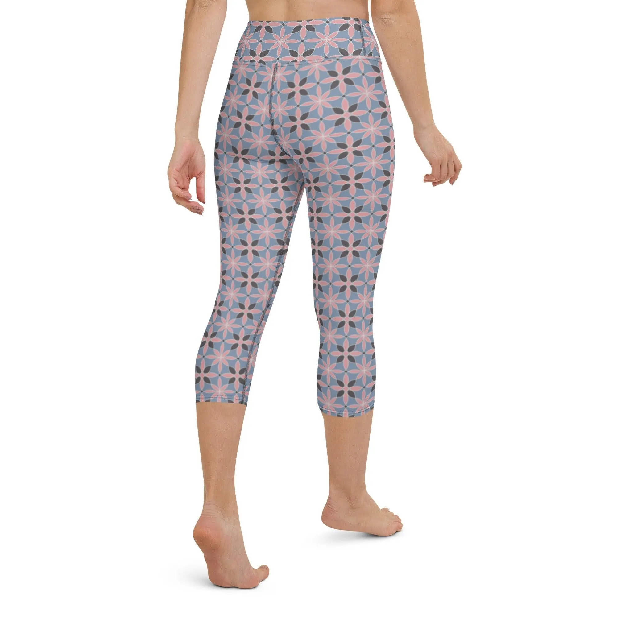 Earthly Pattern Women's Capri Yoga Pants