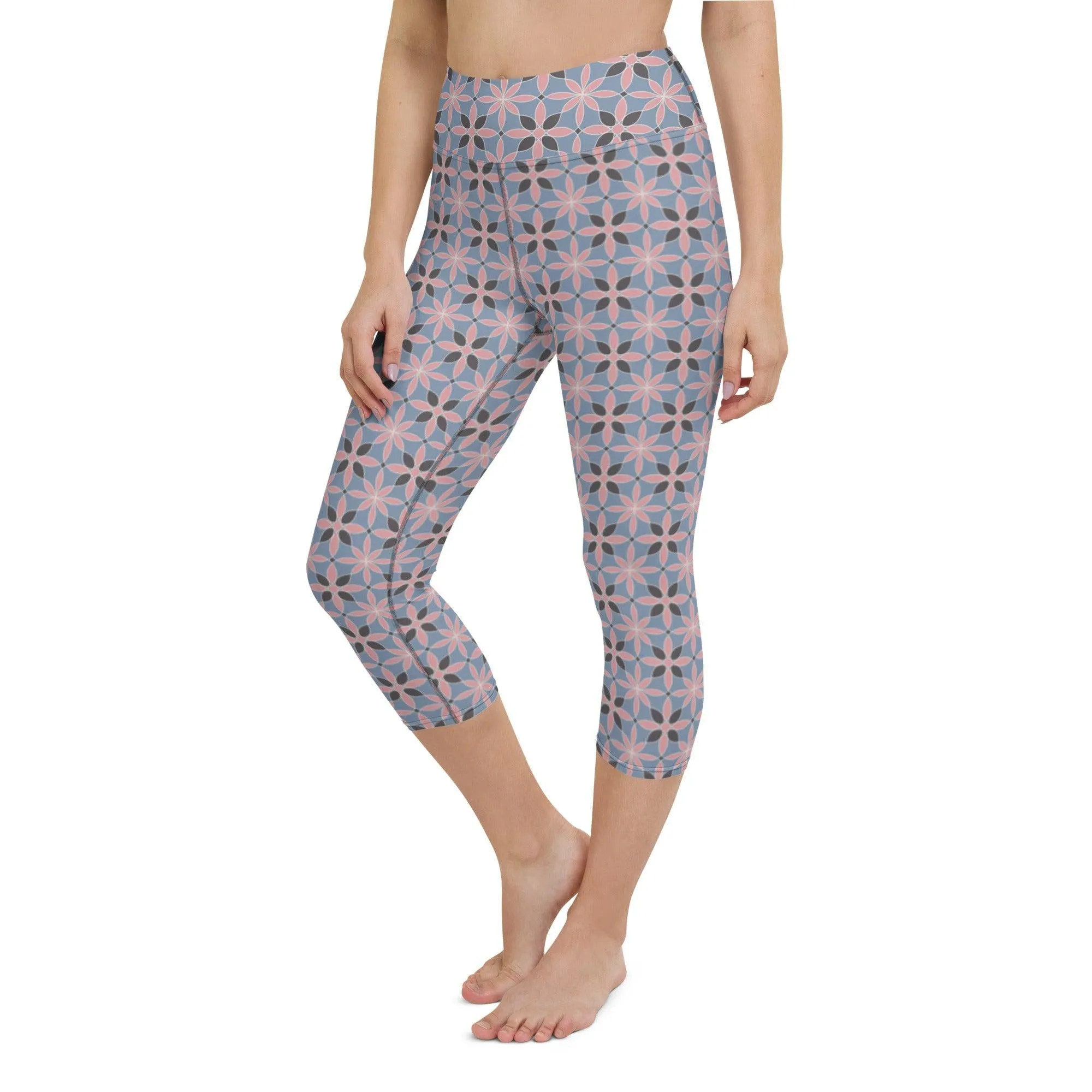 Earthly Pattern Women's Capri Yoga Pants